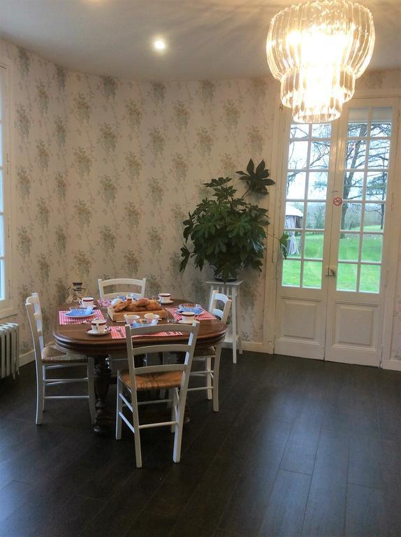 Le Chalet De Luxe Bed & Breakfast Saint-Severin Exterior photo